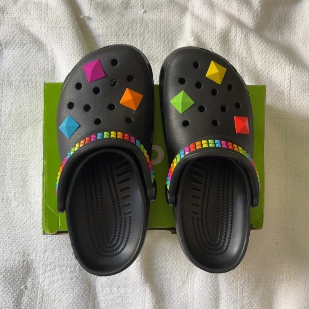 Crocs Classic 3D Shapes Clog - Journeys Exclusive - Picture 3 of 7